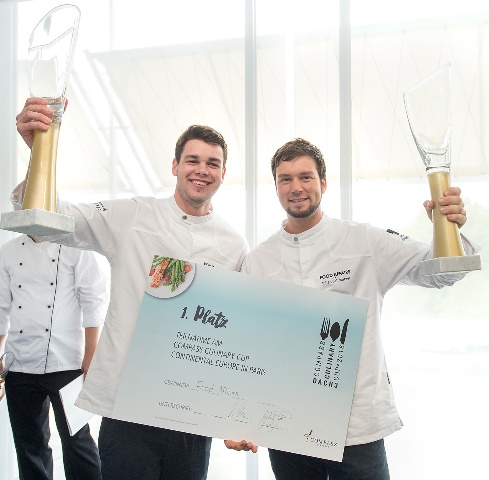 Die Gewinner des Culinary Cup 2018 der Compass Group: Julian Schmutzer (r.) und Martin Weghofer vom Hotel Kloster Haydau. Foto: Compass Group